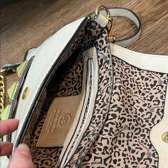 Elegant Linea Pelle Cream and Gold Chain Crossbody Bag - Picture 13 of 14